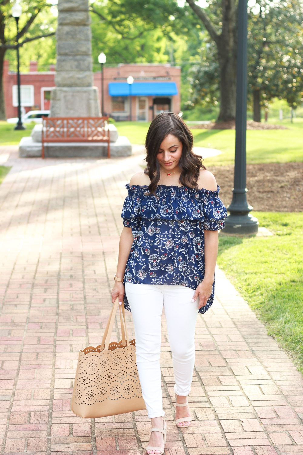 spring outfit with white denim