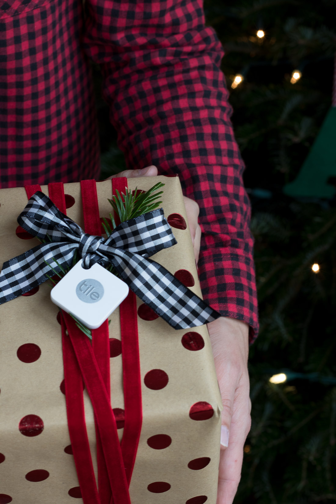 Under $25 Tech Gift for everyone on your holiday list - Tile, Bluetooth tracker