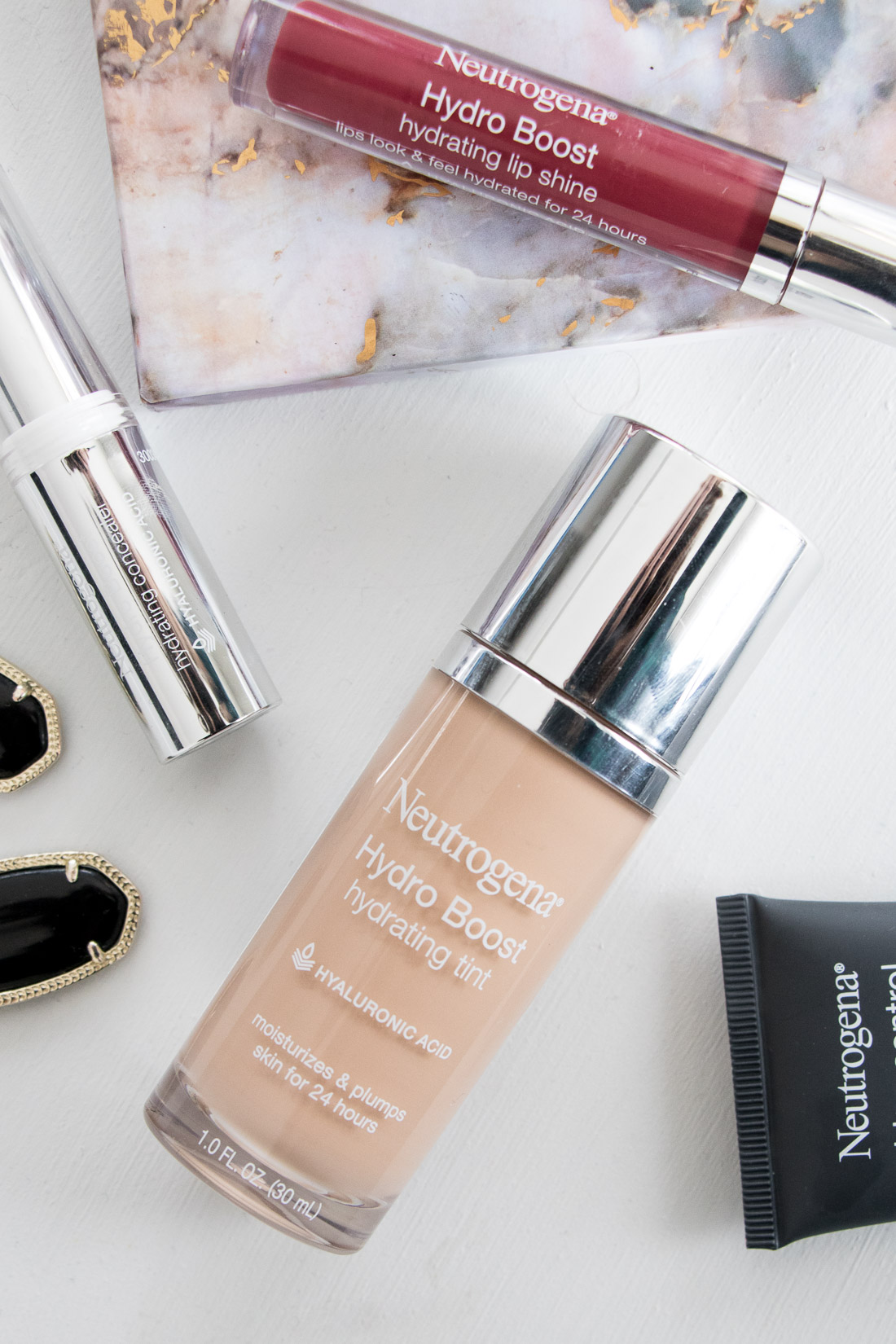 Review of Neutrogena Hydro Boost foundation - cream based foundations for dry skin and fine lines. 