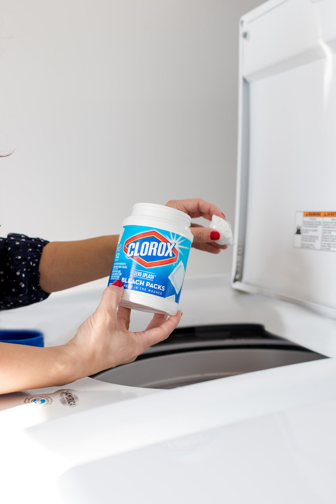 Clorox Zero Splash Bleach Packs | How I Clean my White Living Room | Pumps and Push-Ups Blog 