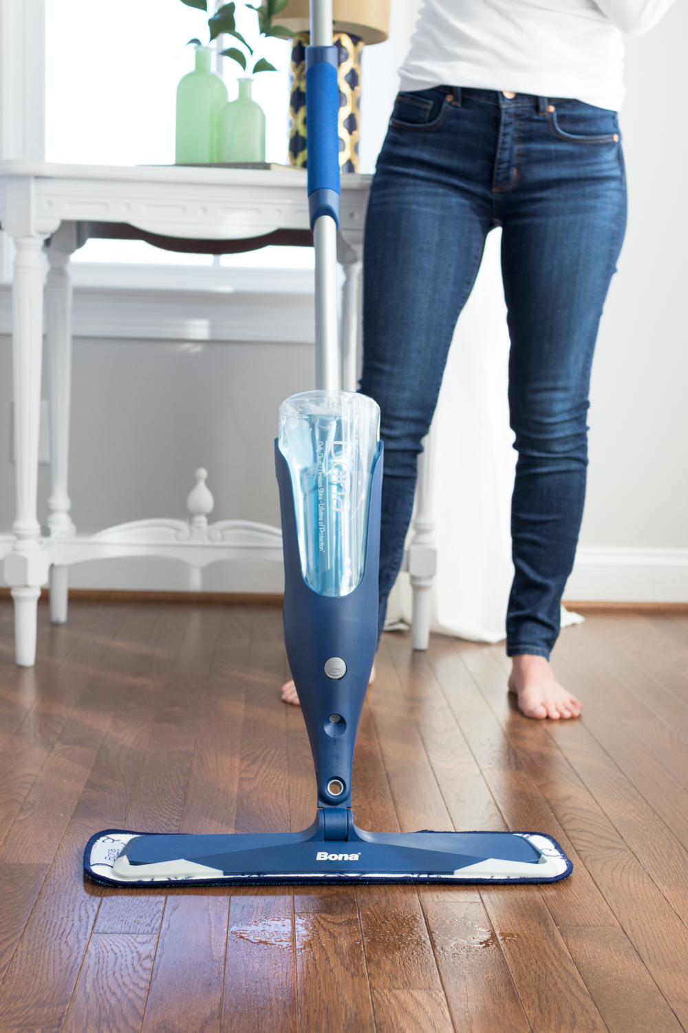 Bona spray mop | how I clean my hardwood floors | home cleaning | pumps and push-ups blog 