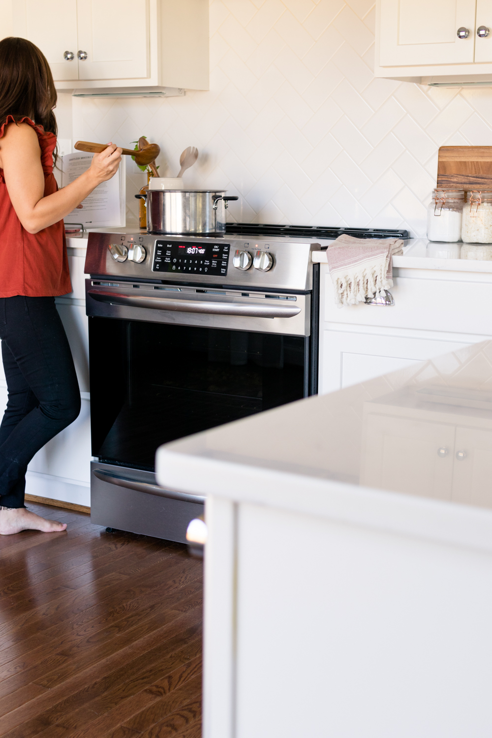 New Fridgidaire Gallery Range with built in air fry | Frigidaire | Home Depot | Kitchen Reviews | Air Frying | #AD #HomeDepotPartner #HomeDepotxFrigidaire