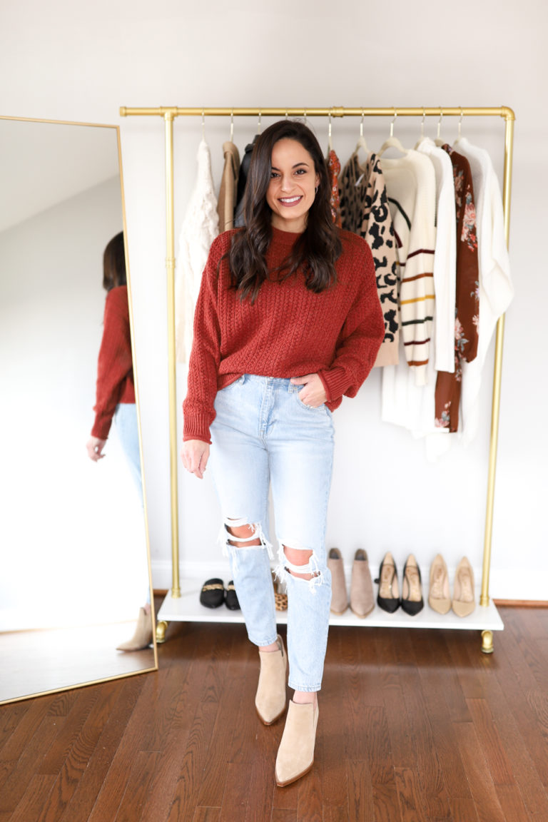4 Fall Mom Jeans Outfits - Petite Style | Pumps & Push Ups