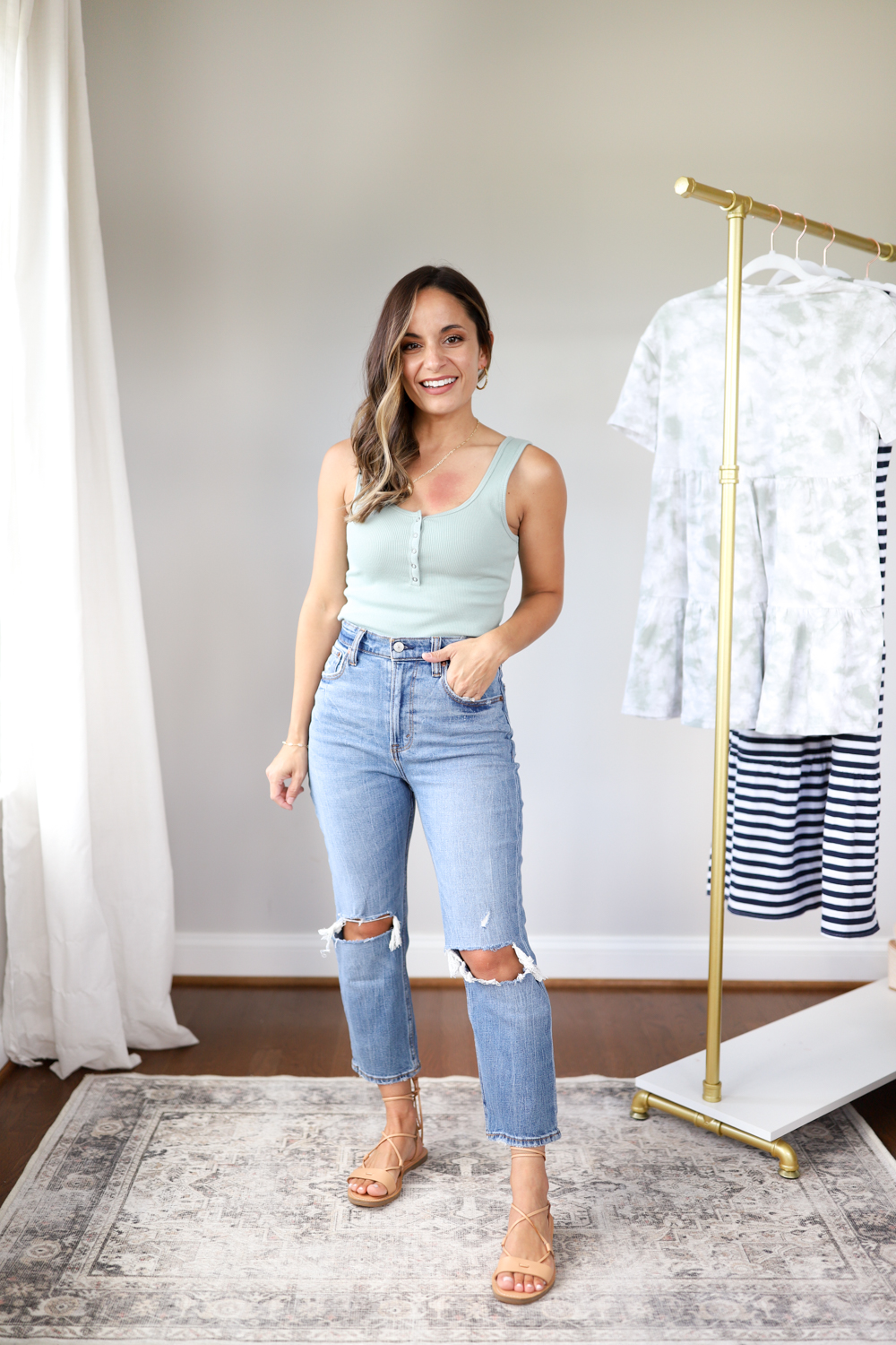 Petite friendly Abercrombie try-on. Straight leg jeans for petites | petite fashion | summer outfits 