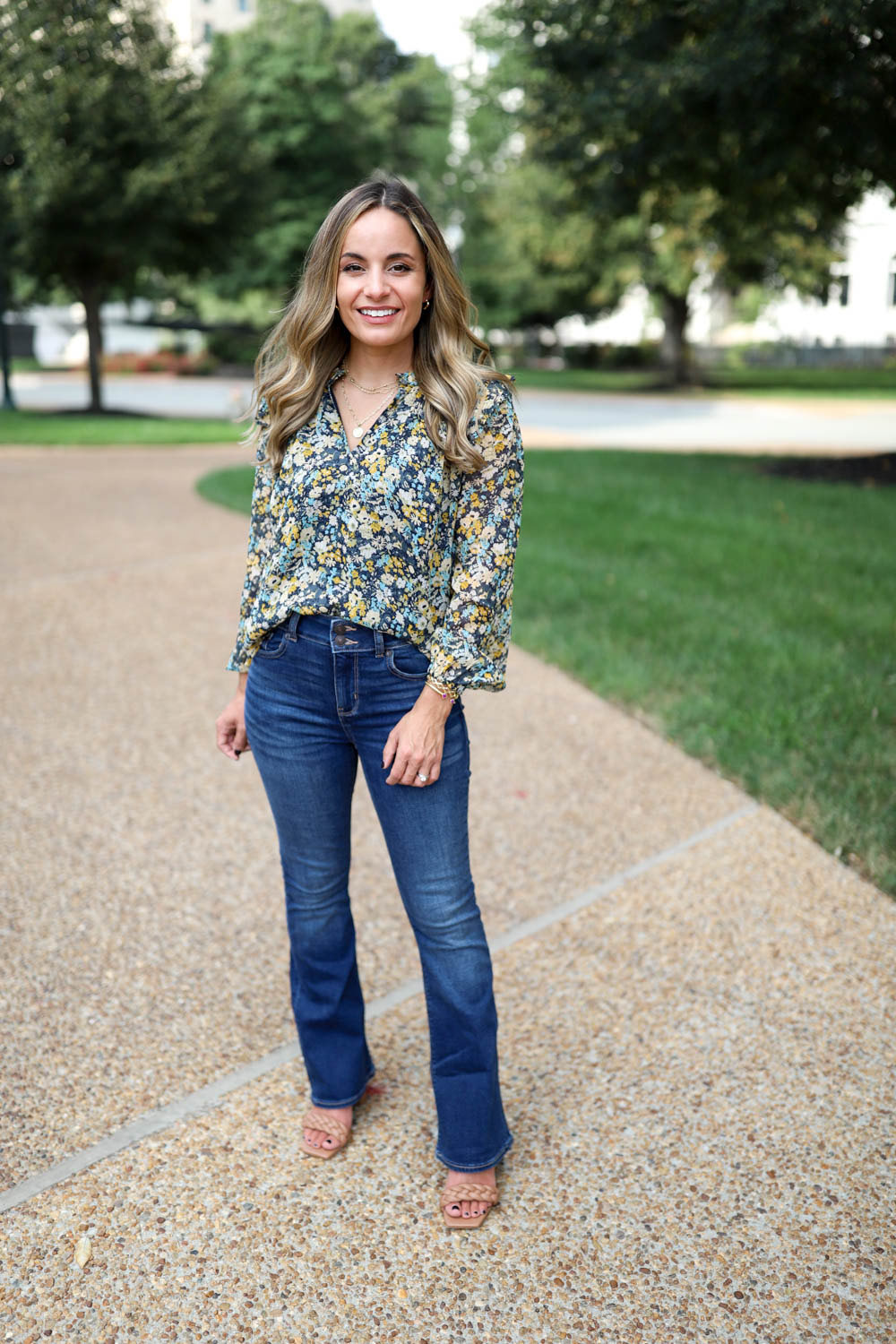 5 Ways to Wear Flare Jeans - Pumps & Push Ups