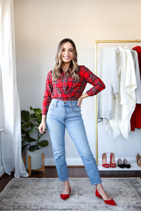 Petite friendly holiday outfits | casual holiday outfits | holiday outfits with jeans