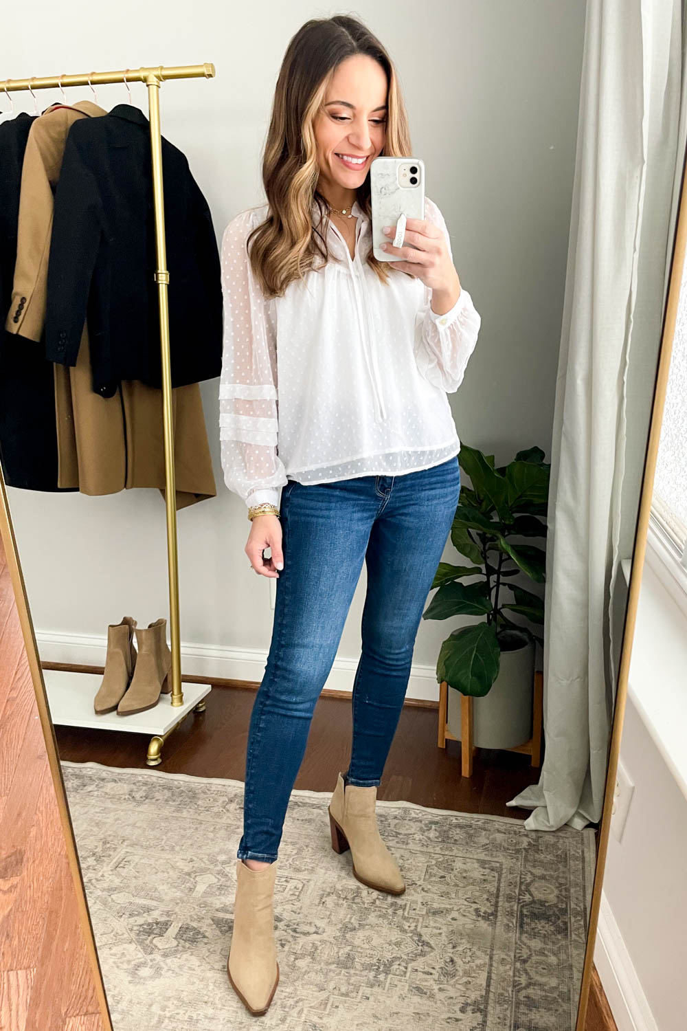 Tips for Wearing Wide-Leg Jeans for Petites - Pumps & Push Ups