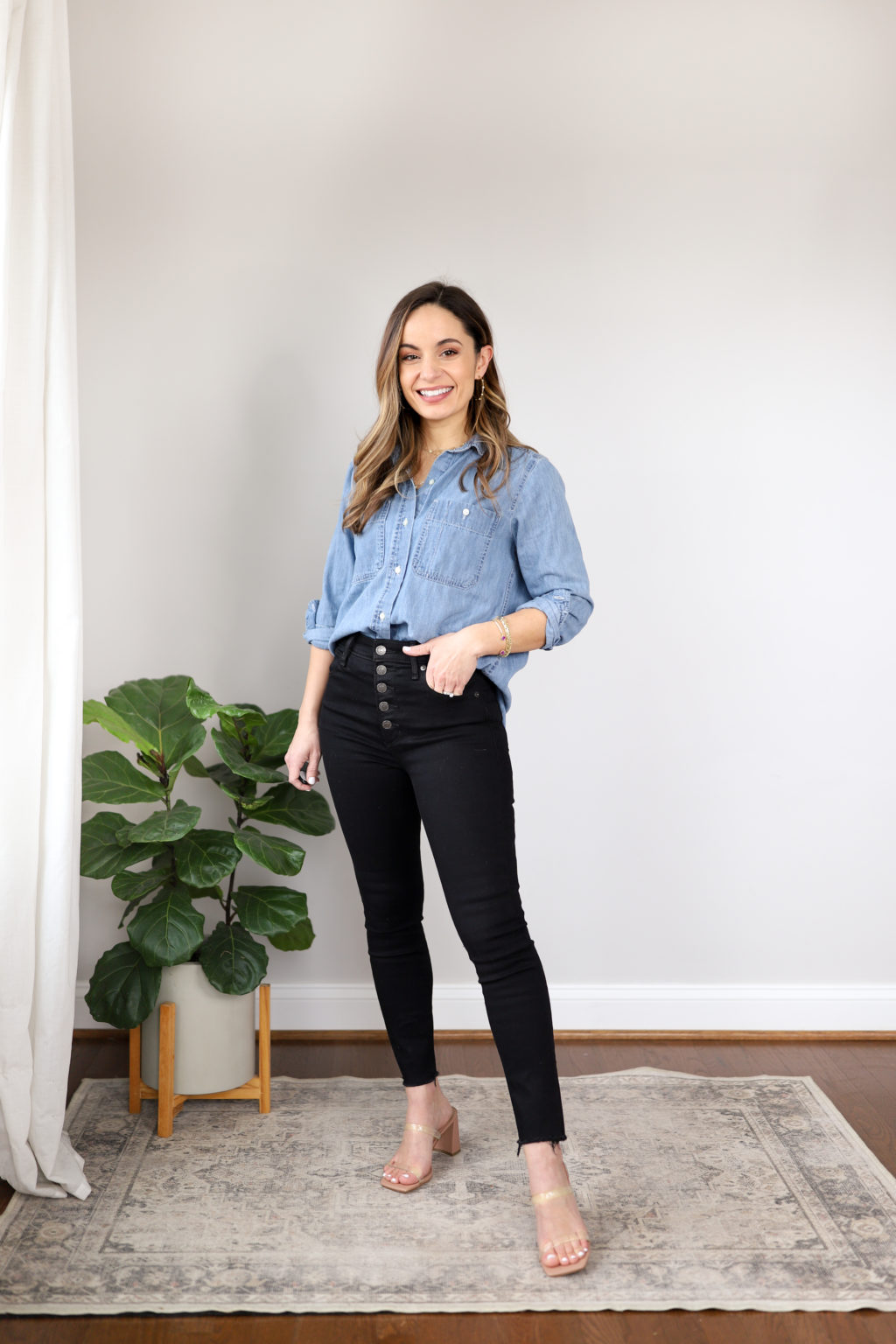 Date Night Outfits with Black Jeans - Pumps & Push Ups