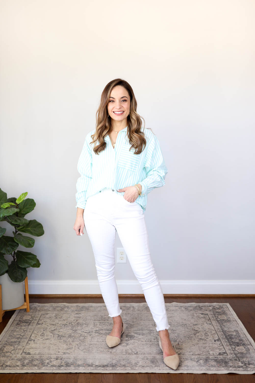 7 ways to wear white jeans via pumps and push-ups blog | petite fashion | petite spring fashion | petite style 