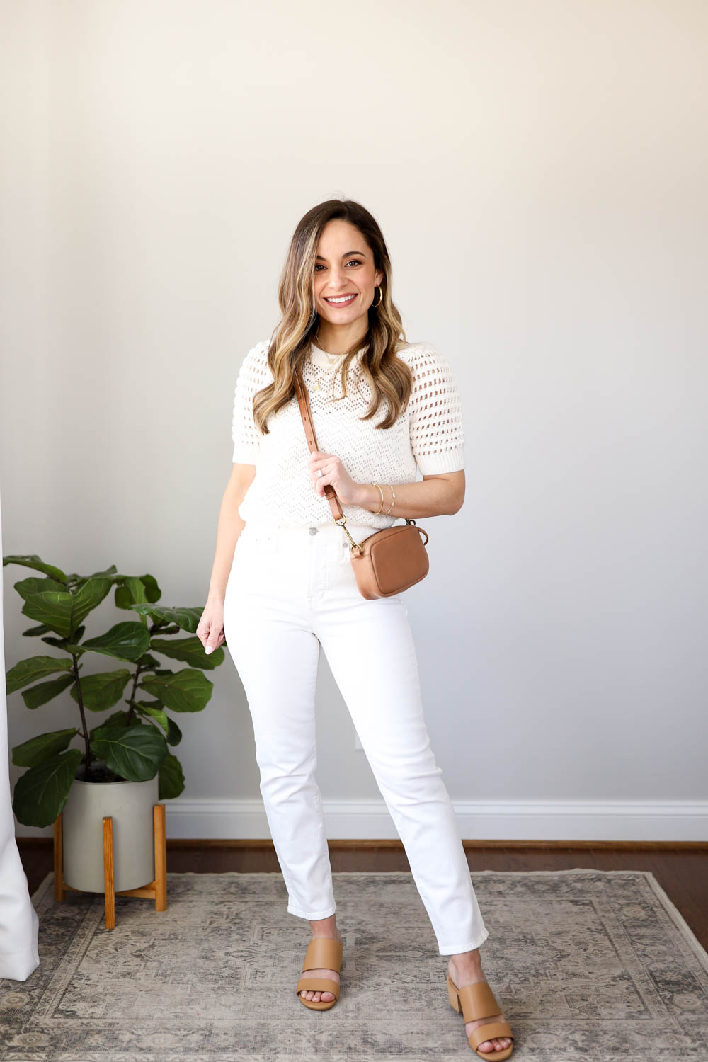 5 Denim and White Top Outfits - Pumps & Push Ups