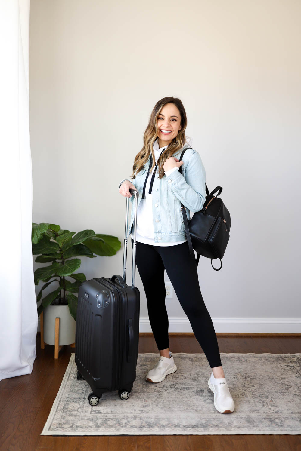 Best Travel Outfits for Women: Stylish & Comfy Picks!