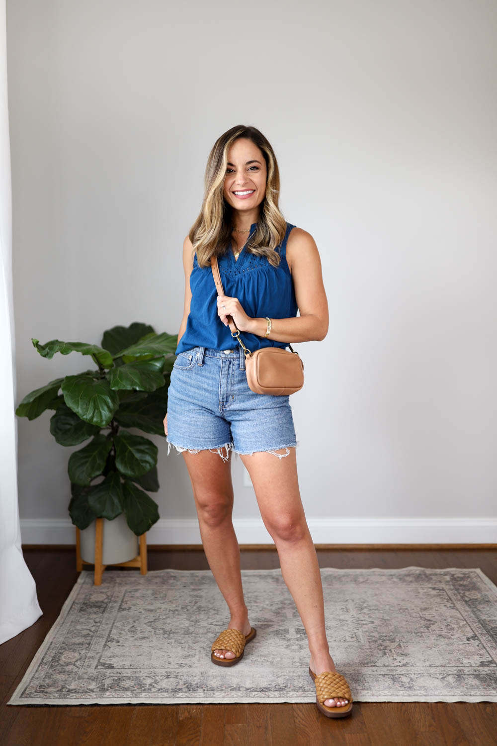 7 Denim Shorts Outfit Ideas for Spring & Summer You'll Love