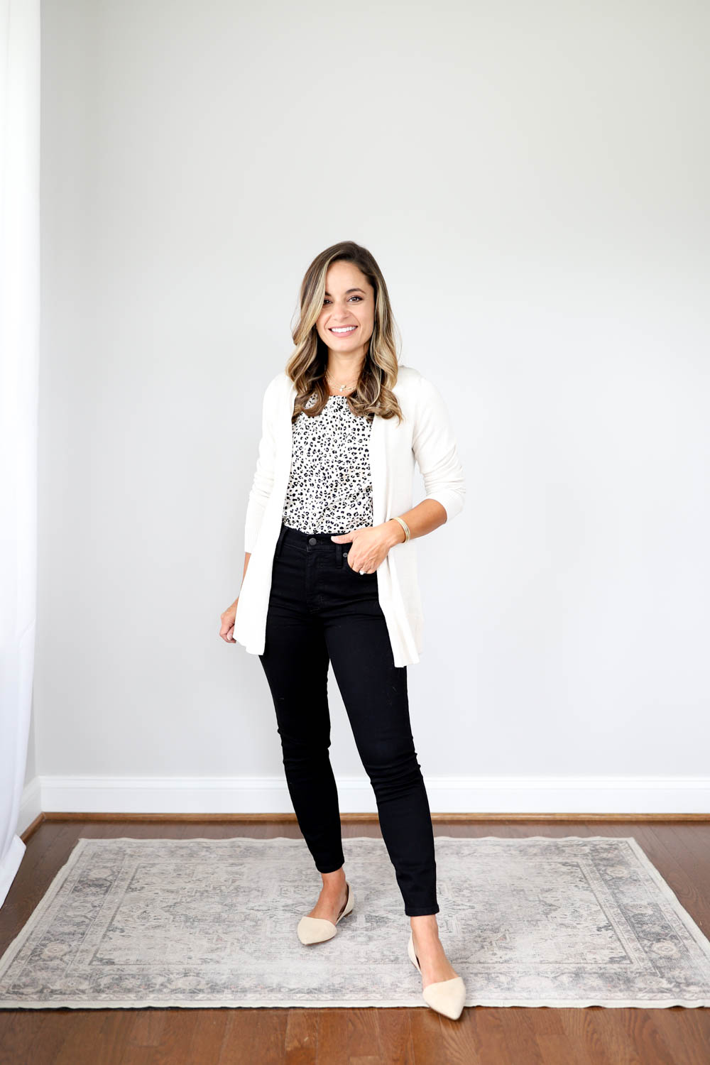 Petite-friendly outfits for work | black jeans outfits for work | black jeans outfits 