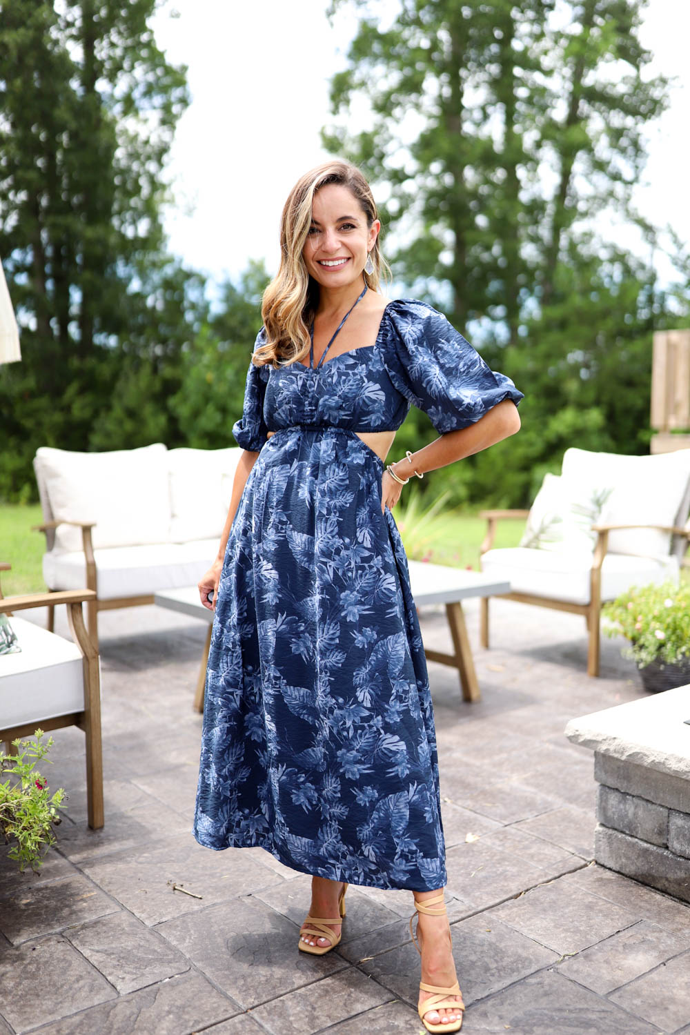 Petite-friendly maxi dress | maxi dress | cut out dress | late summer dress | wedding guest dress