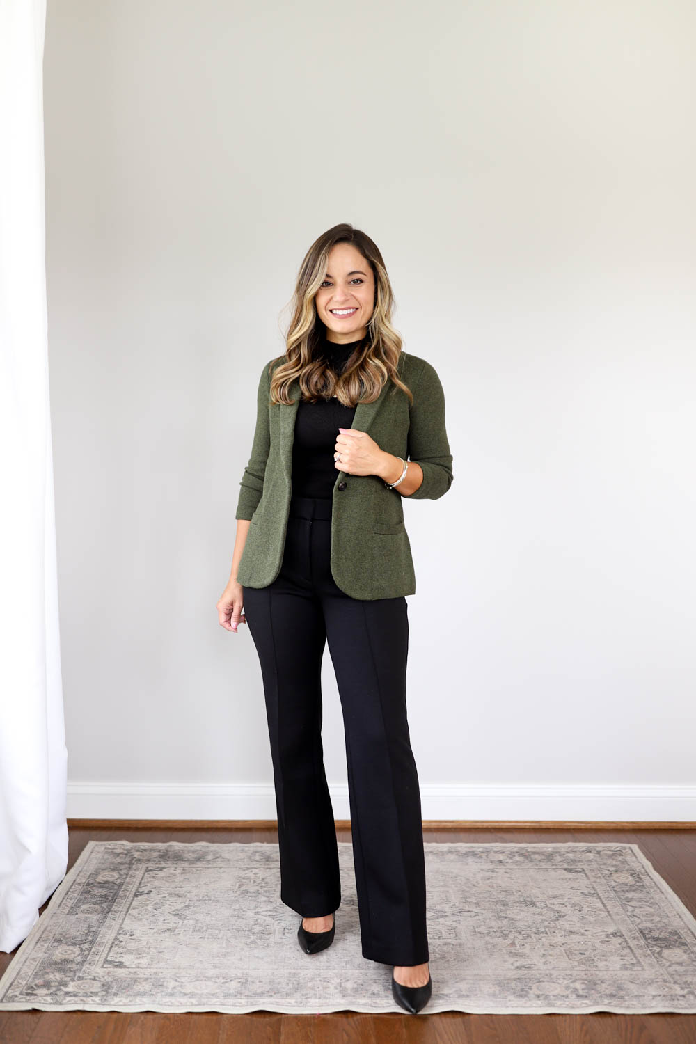 Green best sale blazer outfits