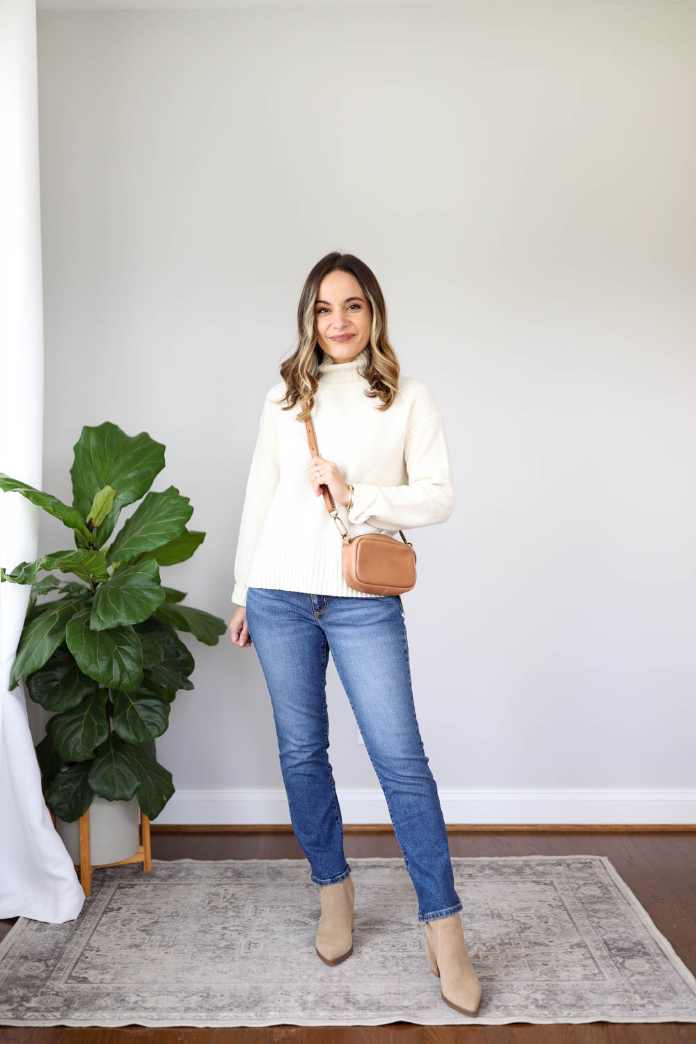 Tips for Wearing Wide-Leg Jeans for Petites - Pumps & Push Ups