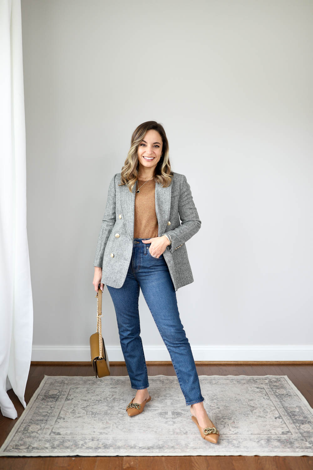 Gray blazer color combinations | gray blazer outfits | work outfits with jeans | smart casual outfits 