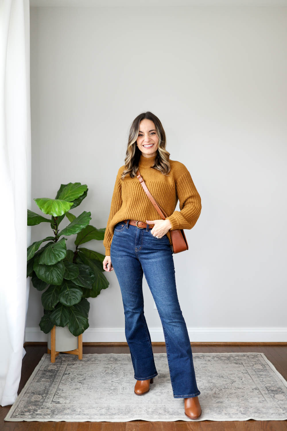 Warm fall outfits | sweater outfits | flare jeans outfits | fall fashion