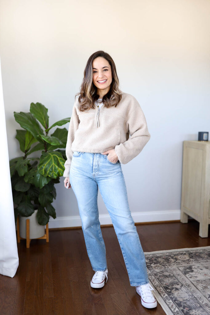Tips for wearing wide leg jeans for petites via pumps and push-ups blog | jeans | wide leg jeans 