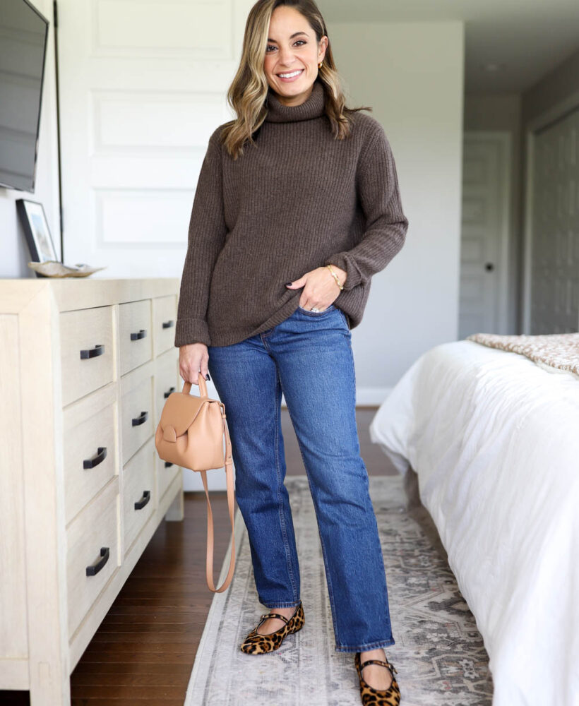 Straight jeans shoe pairings for fall 2023 | petite friendly jeans | fall capsule wardrobe series pumps and push-ups blog | mary jane flats outfit