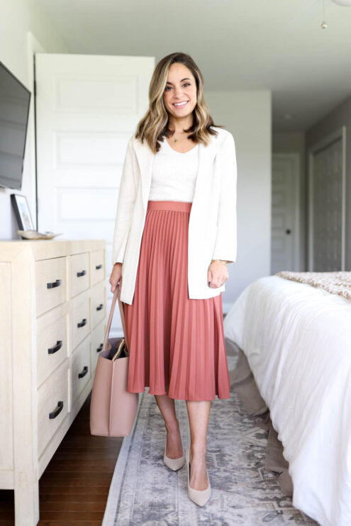Capsule wardrobe series: four ways to wear a pleated skirt | pleated skirt outfits | midi skirt outfits | petite style