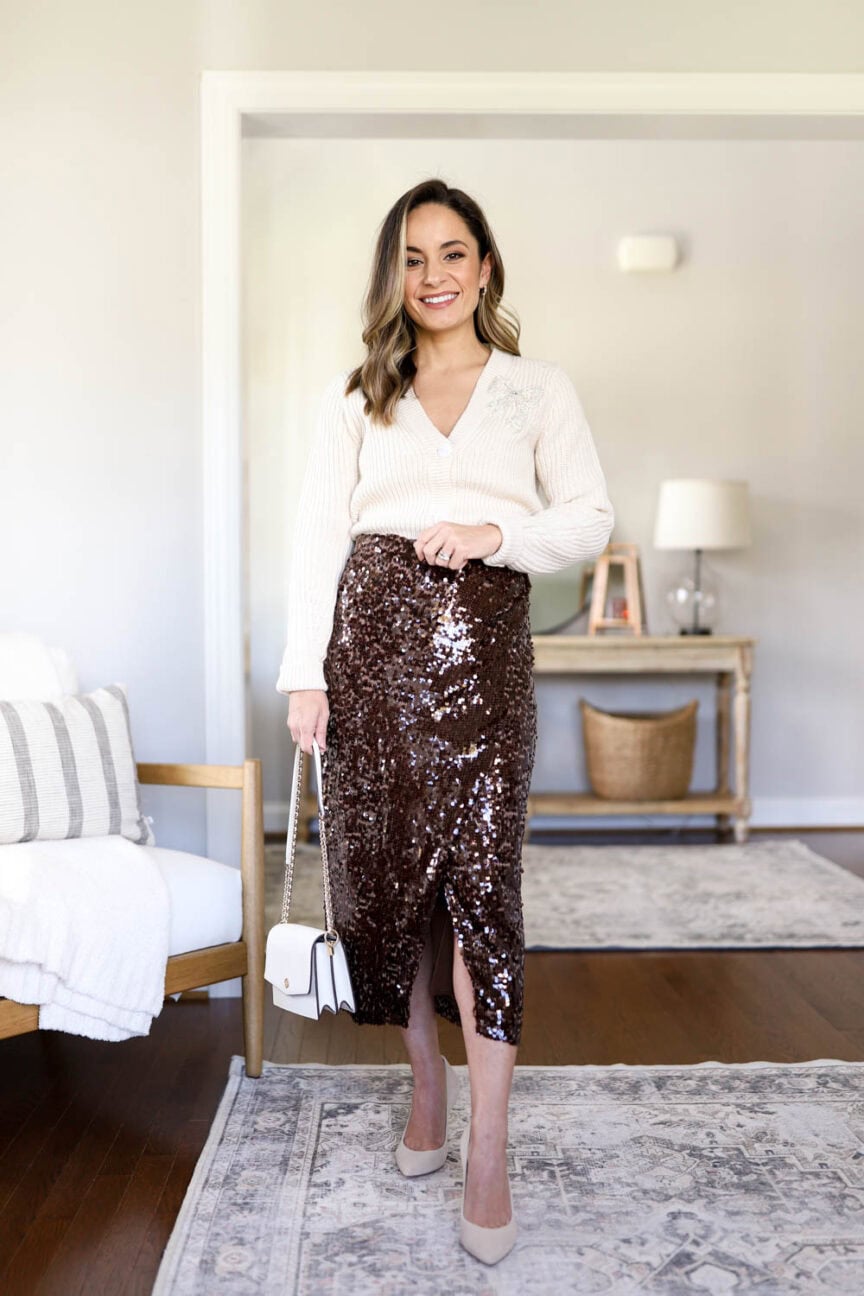 Festive outfit ideas for Thanksgiving | holiday outfit ideas | friendgiving outfit ideas | sequin skirt outfits