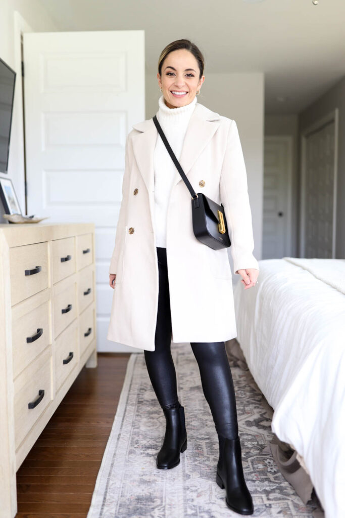 Petite friendly ways to wear leggings with chelsea boots | chelsea boots outfits | leather leggings outfits | fall outfits