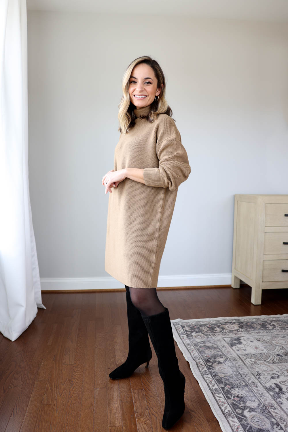 Petite-friendly sweater dress from Aritzia via pumps and push-ups blog | petite style | petite fashion | aritzia finds 