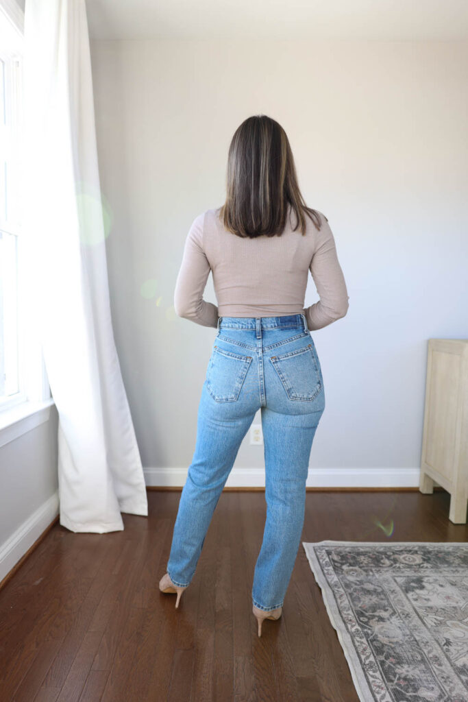 Petite-friendly jeans guide via pumps and push-ups blog | petite shopping guide | no hem petite jeans | jeans for petites under 5 foot