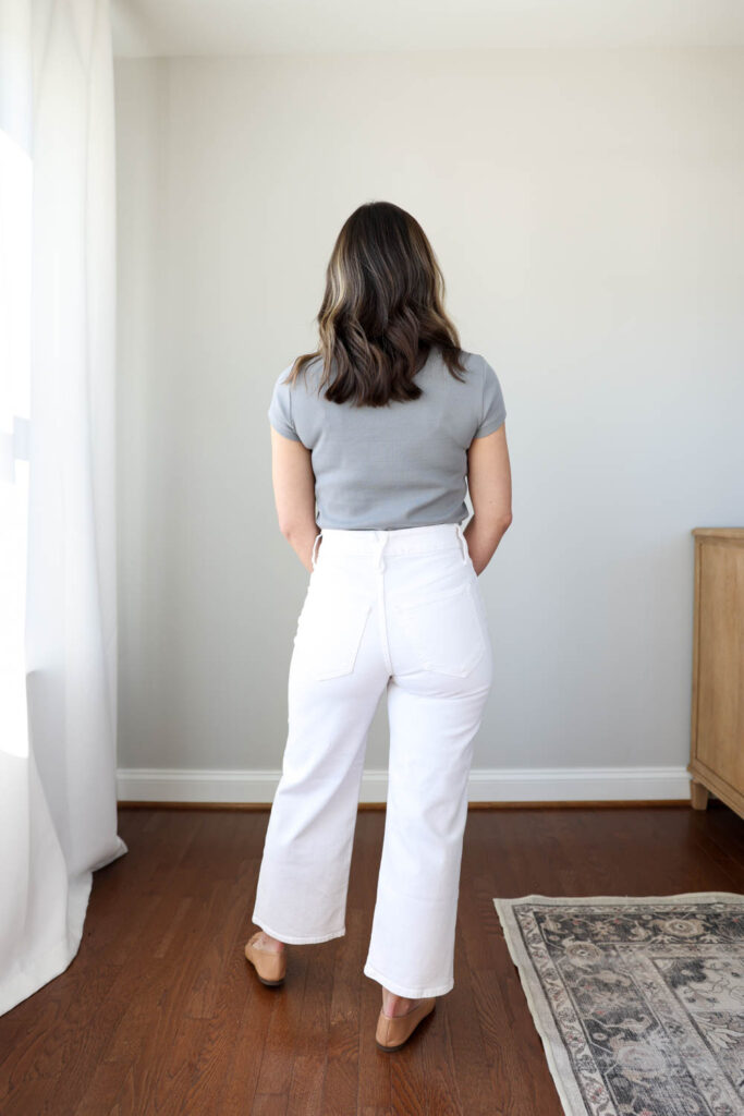 Petite friendly wide leg cropped jeans | petite style | petite fashion | white jeans for petites