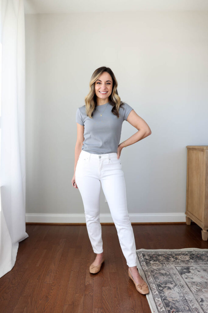 Petite-friendly mid-rise jeans via pumps and push-ups blog | white jeans | spring jeans | mid rise jeans 