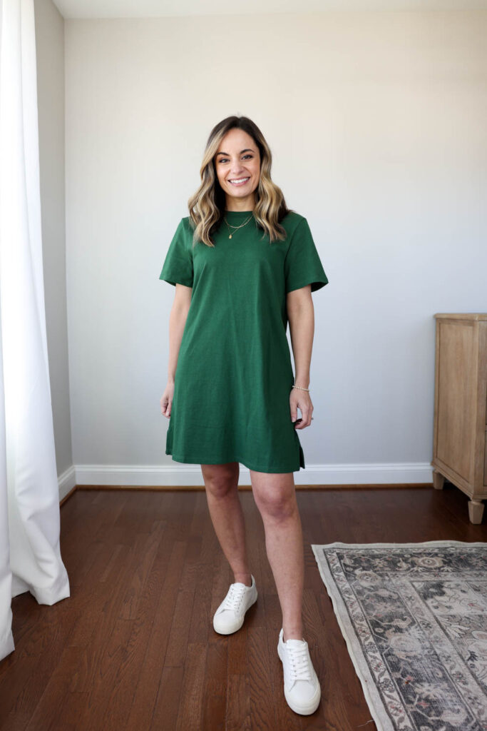 Petite-friendly t-shirt dress via pumps and pushups blog | petite style | petite t-shirt dress 