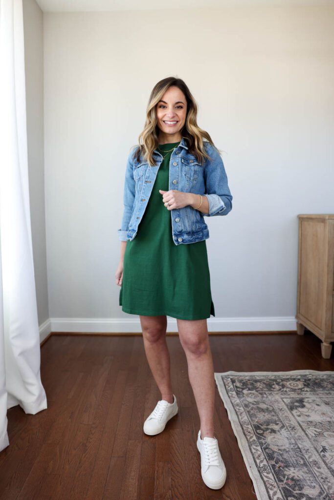 Petite-friendly t-shirt dress via pumps and pushups blog | petite style | petite t-shirt dress 