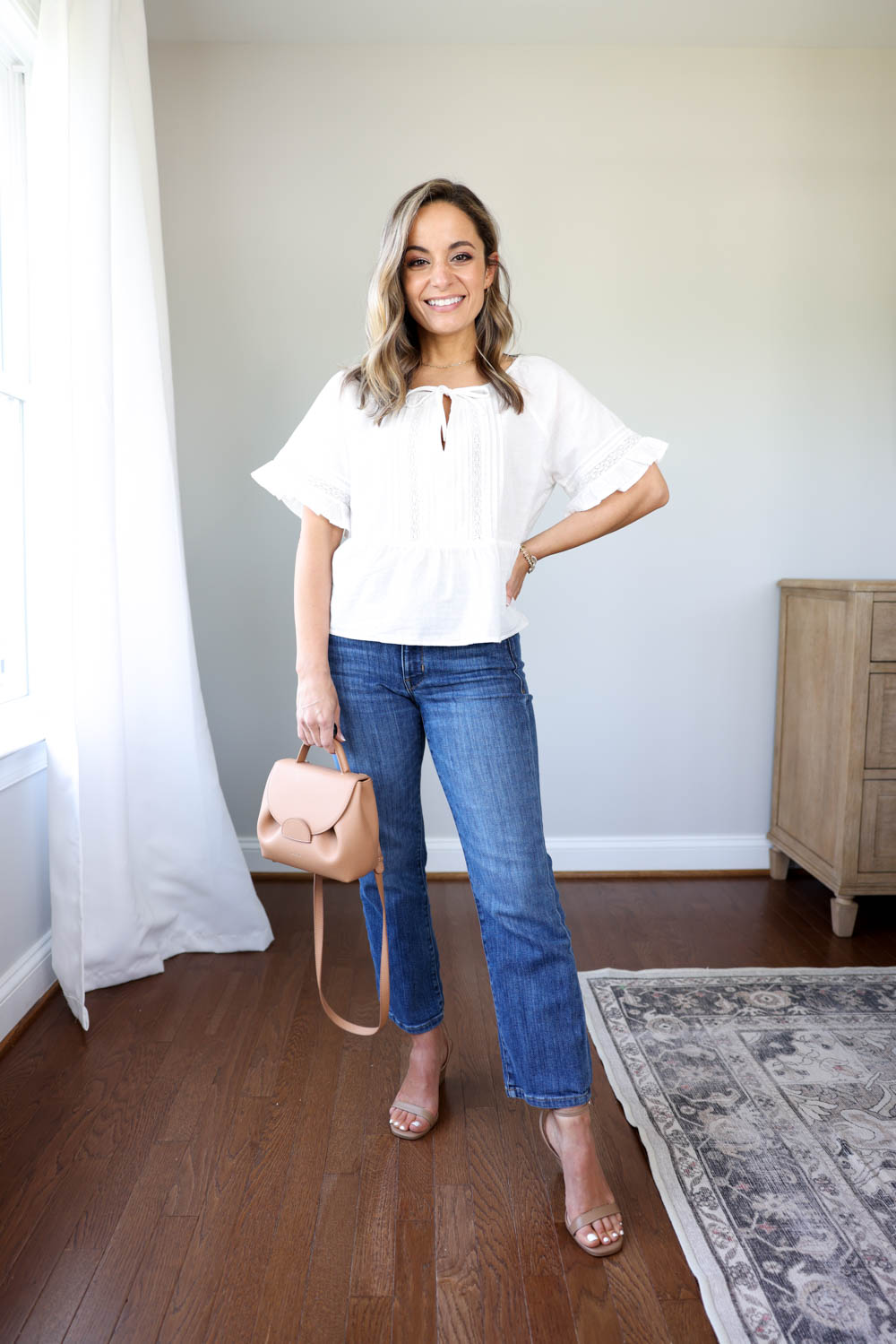 Petite-friendly spring outfits via pumps and push-ups blog | spring outfits | petite style | petite fashion | white top outfits 