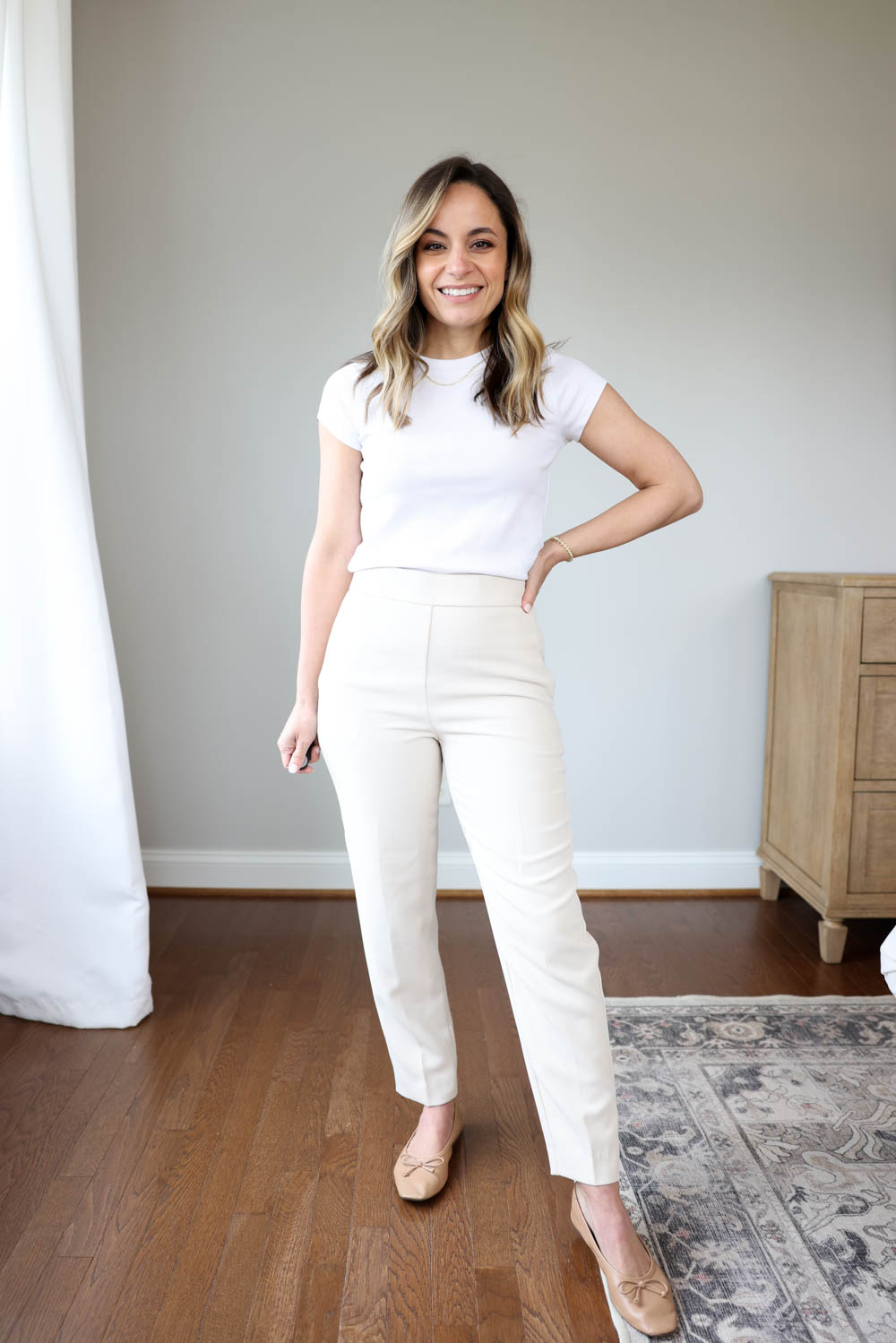 Petite-friendly pants for work | petite friendly straight pants | petite style | side zip pants 