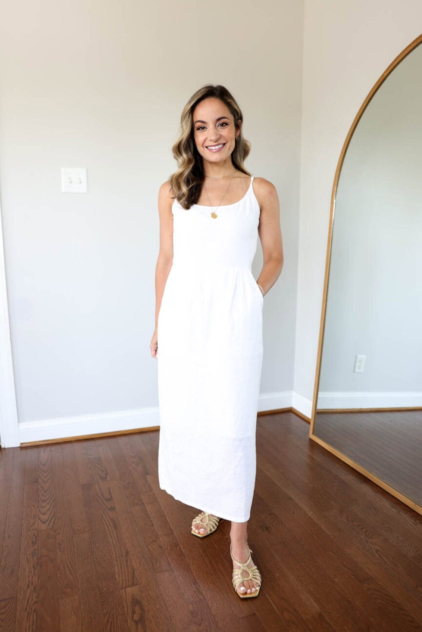 Petite-friendly linen dress via pumps and push-ups blog | linen dress | petite style | petite fashion | summer dresses | white dresses