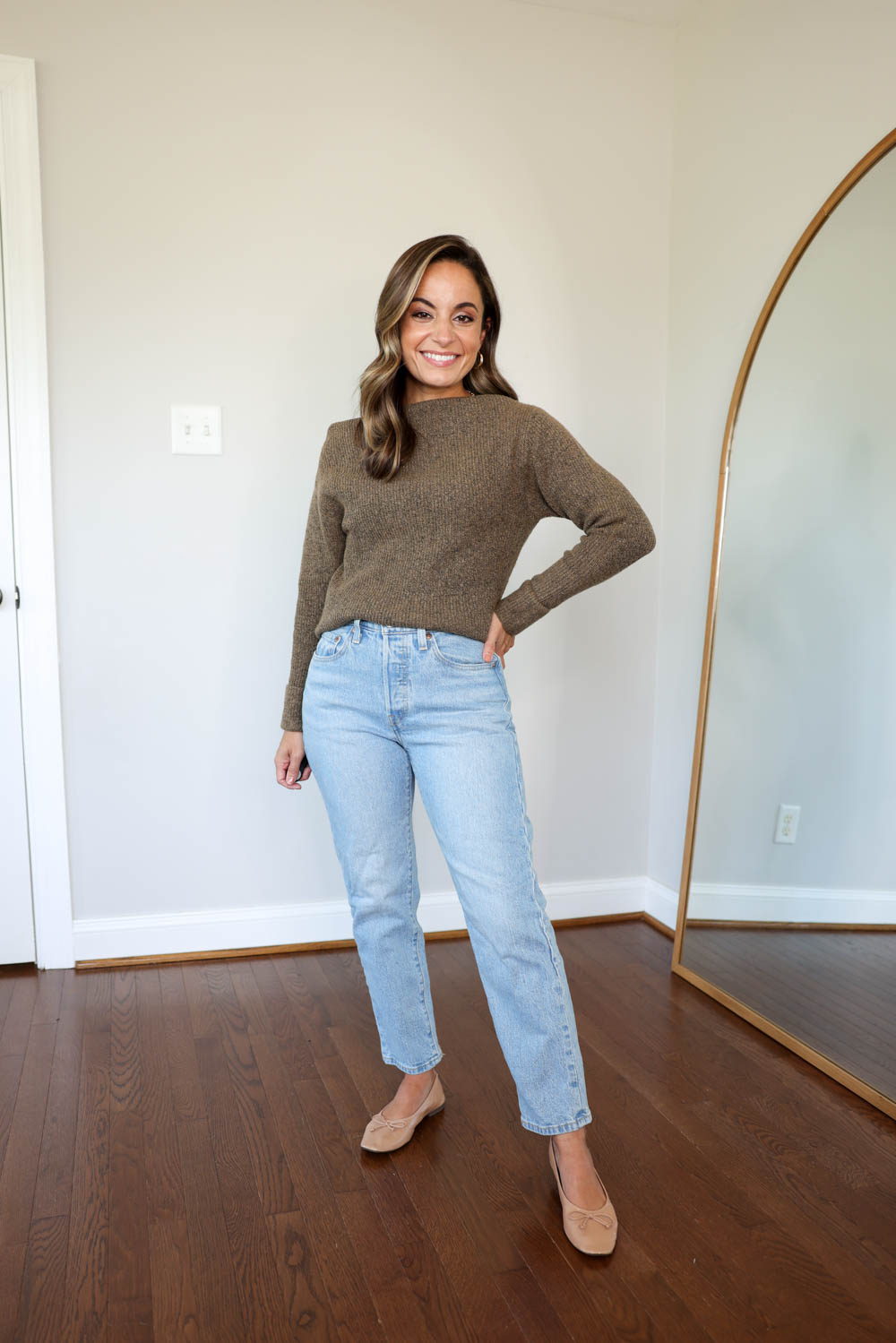 Petite-friendly finds from the Nordstrom sale via pumps and push-ups blog | early fall outfits | Levi's jeans outfits | off the shoulder sweater outfit 