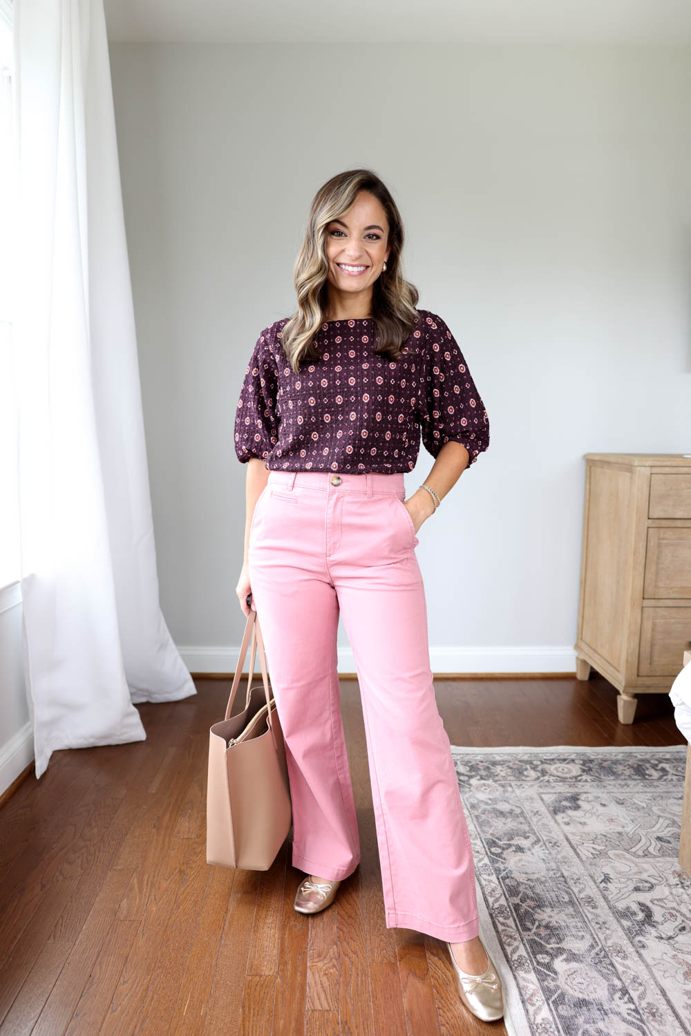 Petite-friendly outfits for teachers via pumps and push-ups blog | casual outfits for teachers | chino pants outfits for teachers | back to school outfits for teachers 