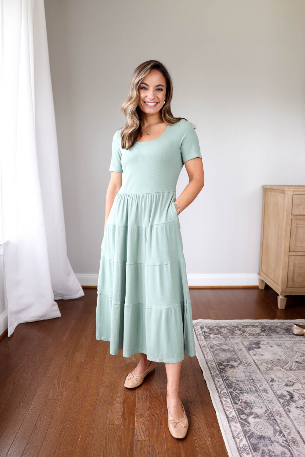 Petite-friendly dresses for teachers | dresses with sleeves | petite fashion 