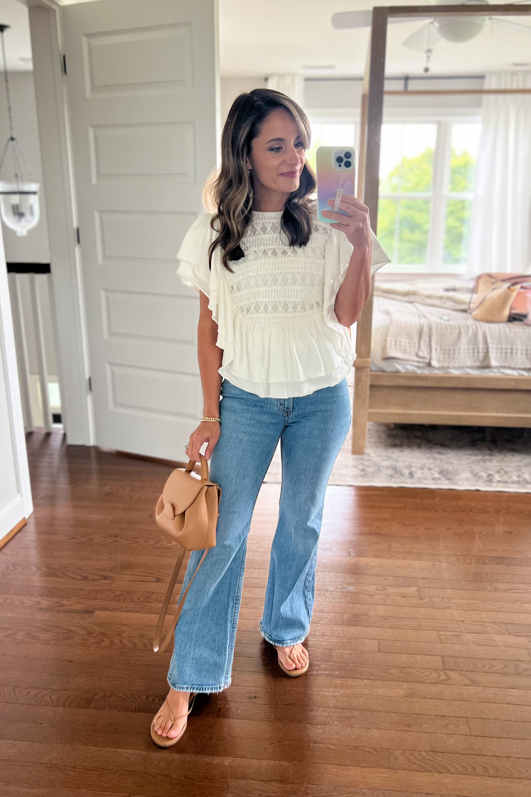 Petite-friendly ways to wear flare jeans via pumps and push-ups blog | ways to wear flare jeans | petite fashion | outfits with flare jeans 