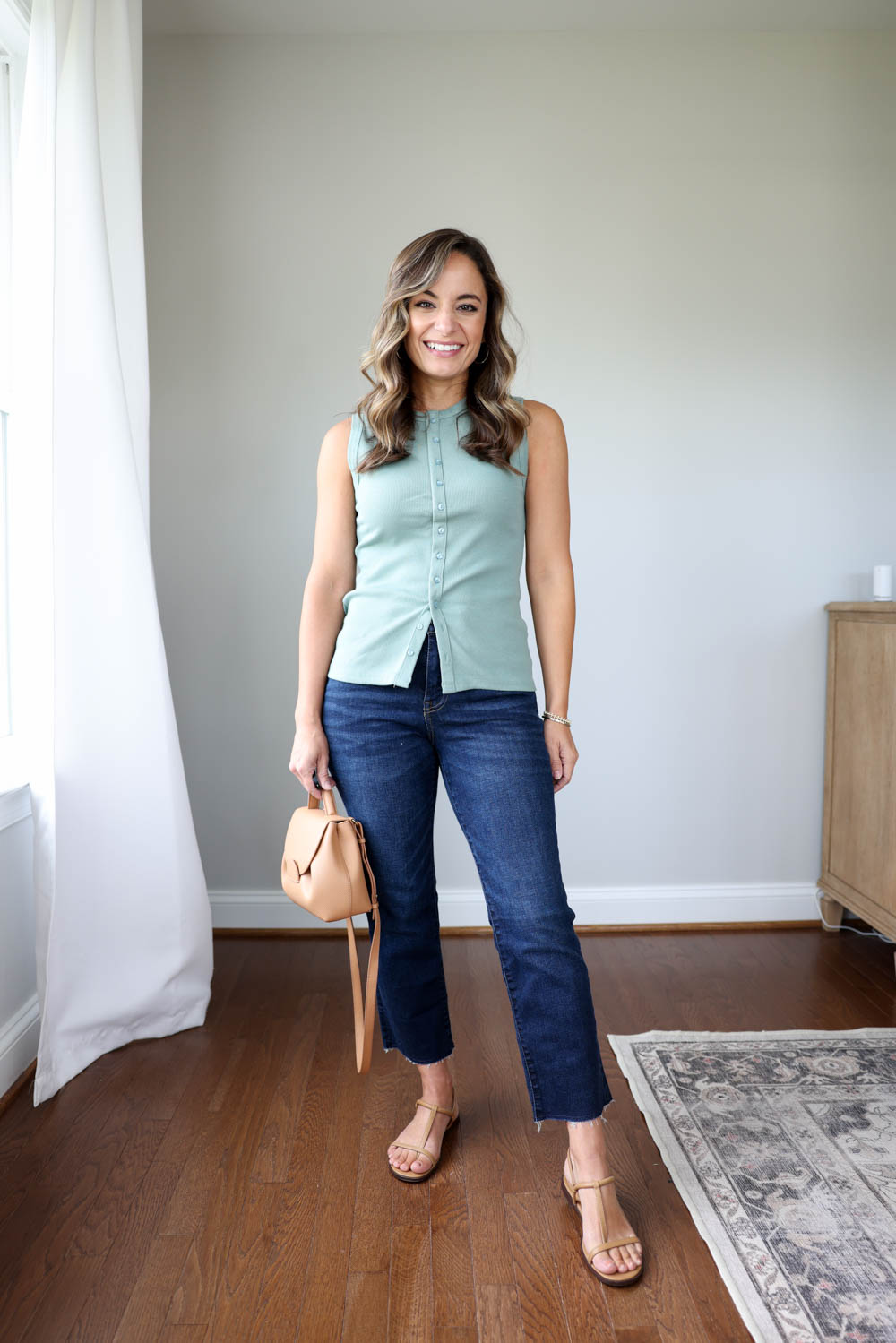 Petite-friendly kick-out crop jeans via pumps and push ups blog | no hem jeans for petites | petite jeans review | jeans 2024 | ways to wear cropped flare jeans | shoe pairings with cropped flare jeans 