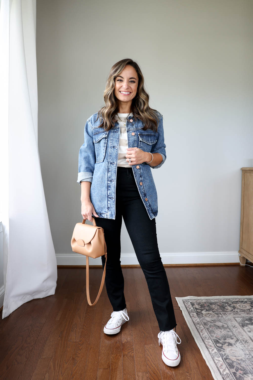 Petite-friendly ways to wear cropped flare jeans via pumps and push ups blog | petite jeans | petite fashion | no hem jeans for petite via pumps and push-ups blog 