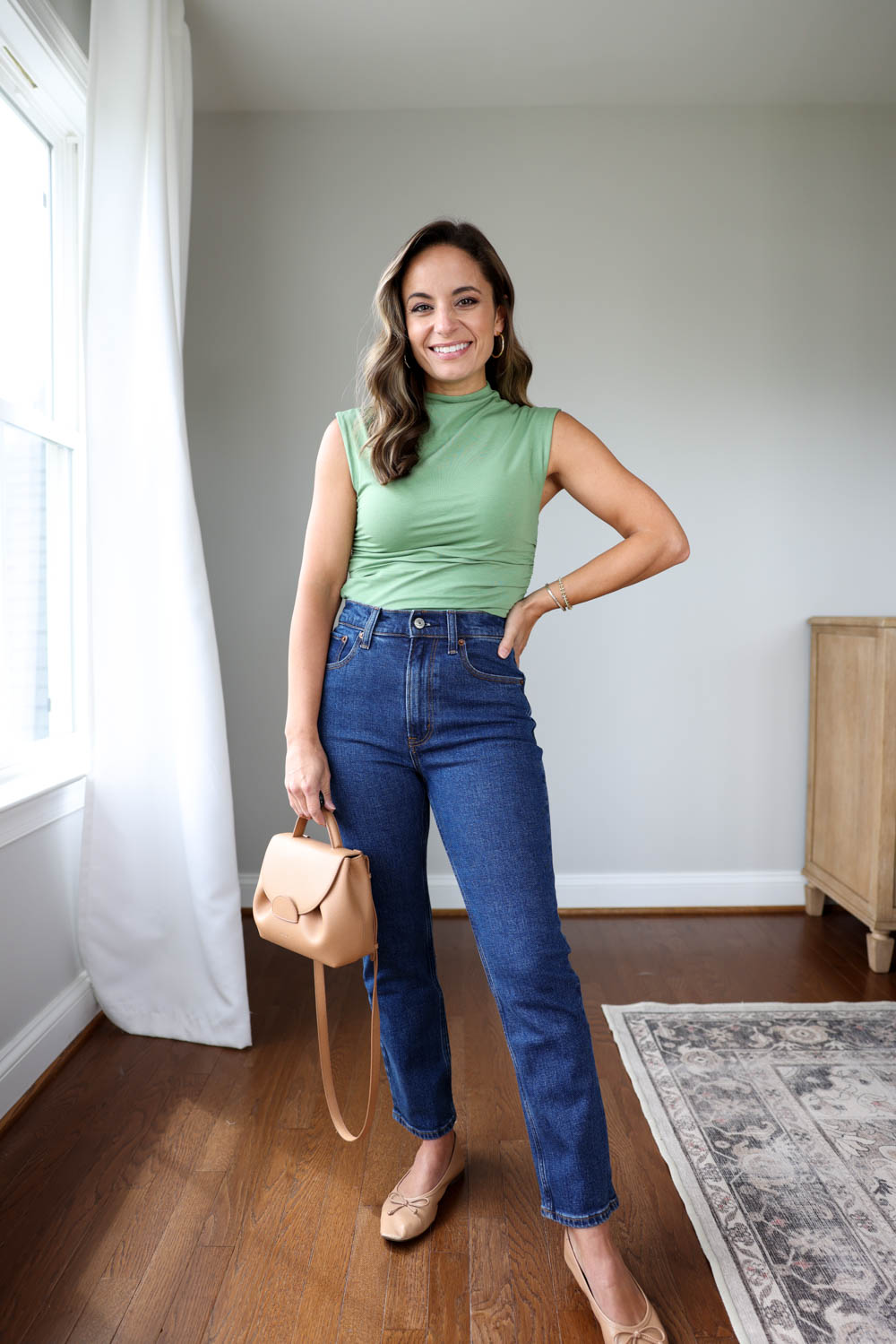 Petite-friendly jeans for petites | ultra high rise ankle straight jeans from Abercrombie | petite jeans guide via pumps and push ups blog 