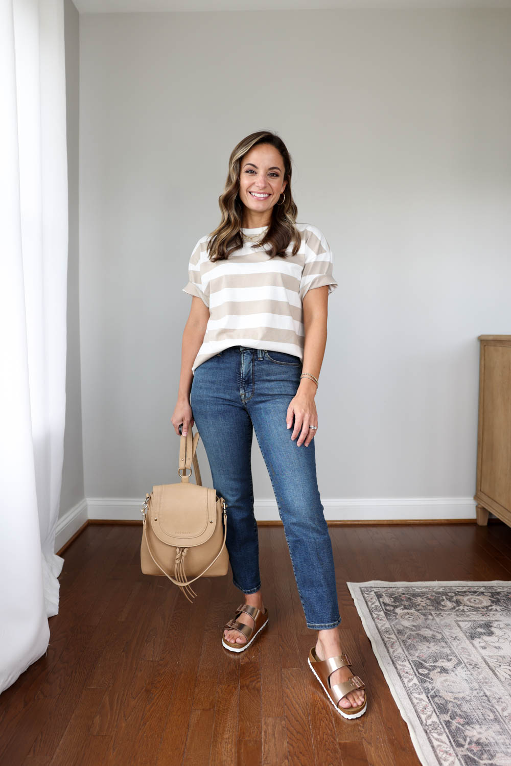 Good American Good Straight Jeans for Petites via Pumps and Push-Ups Blog | no hem jeans for petites | petite jeans guide | petite jeans shopping guide