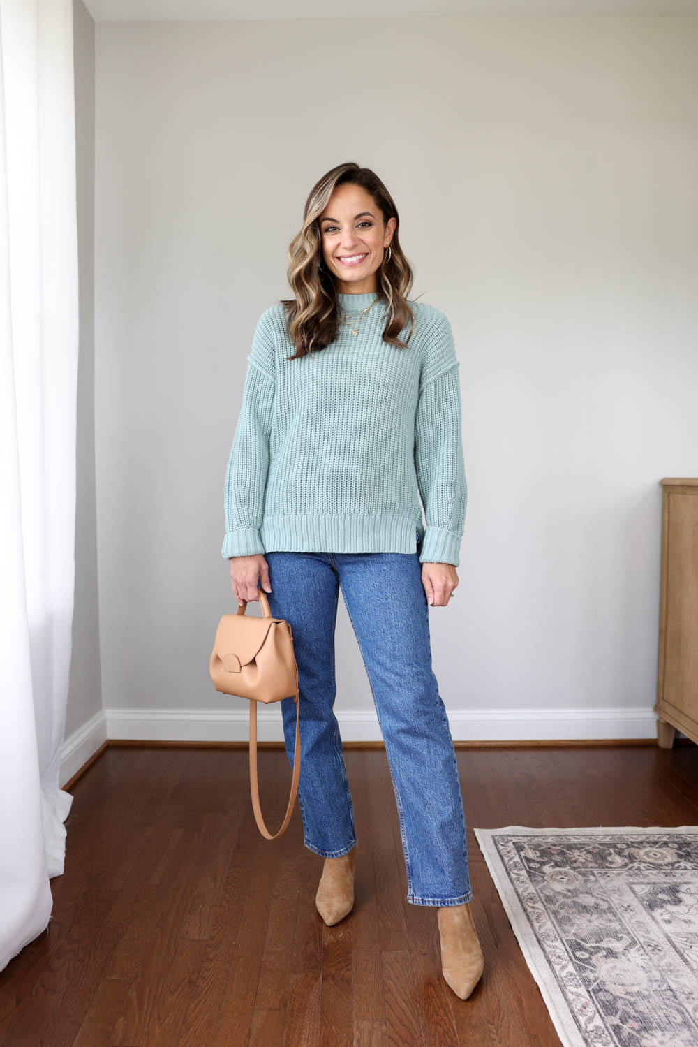 Petite-friendly straight jeans via pumps and push-ups blog | petite fashion | no hem jeans for petites via pumps and push-ups blog | straight jeans for petites | petite jeans shopping guide via pumps and push-ups blog