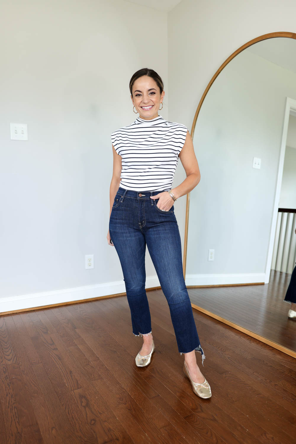 MOTHER petite denim review via pumps and push-ups blog | petite premium denim | petite fashion | mother jeans 