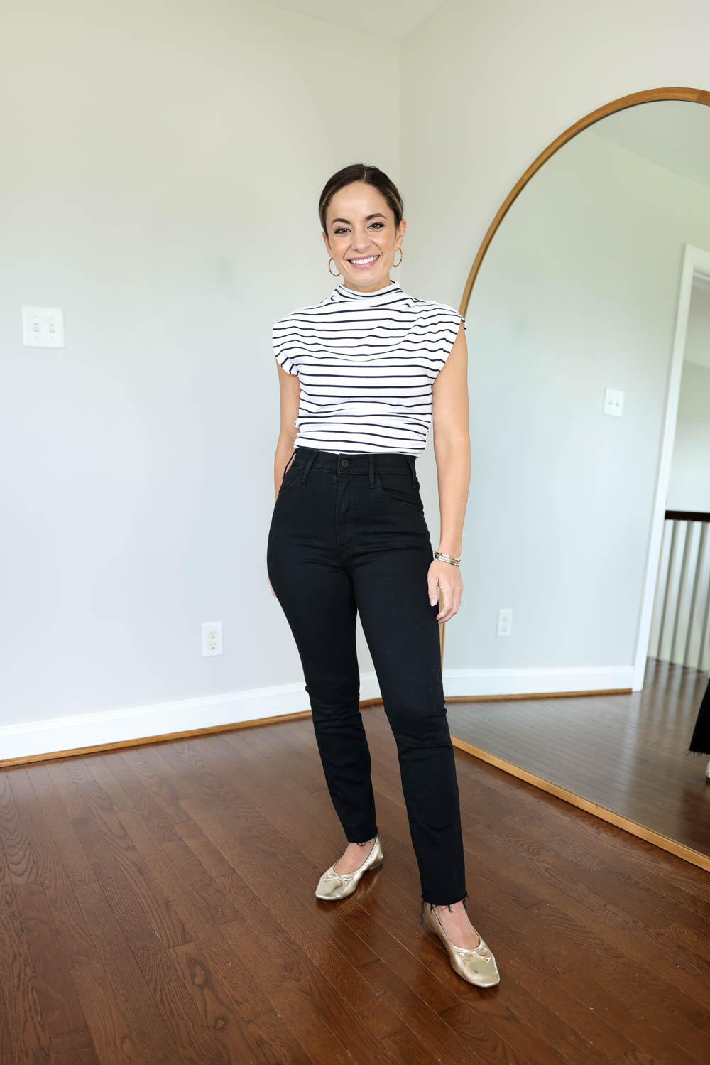 Petite-friendly premium denim review via pumps and push-ups blog | MOTHER denim review | MOTHER Hustler Ankle Fray | petite premium denim 