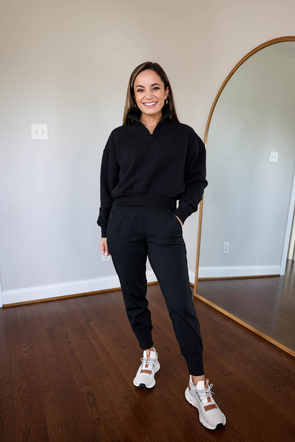 Petite-friendly outfits with joggers via pumps and push-ups blog | fall activewear | travel outfits | petite fashion | petite style 