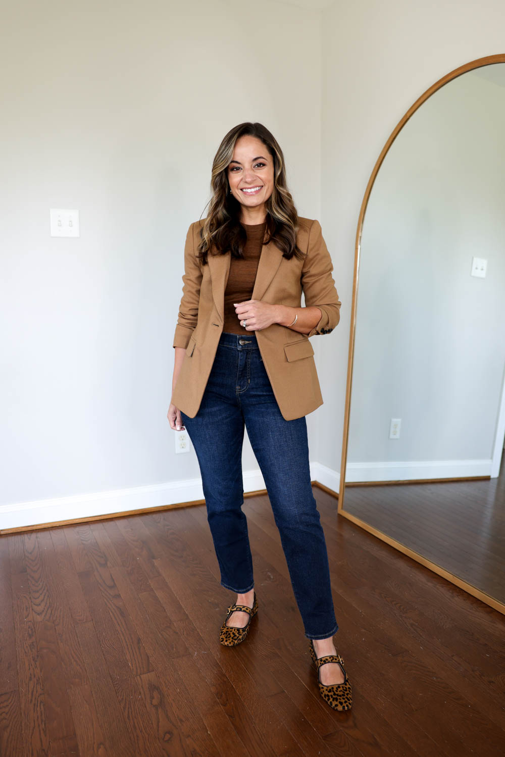 Petite-friendly outfits for work with jeans via pumps and push-ups blog | petite fashion | smart casual outfits for work | fall outfits | petite style 