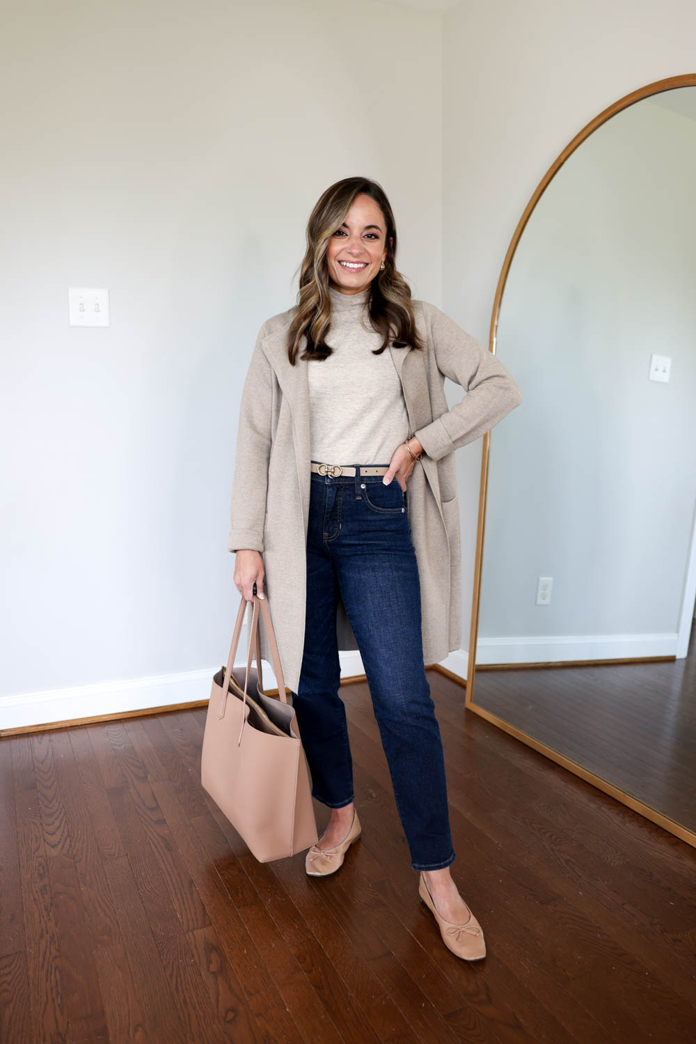 Petite-friendly outfits for work with jeans | classic outfits for work | fall outfits | petite style | petite fashion | Juliette sweater outfits 